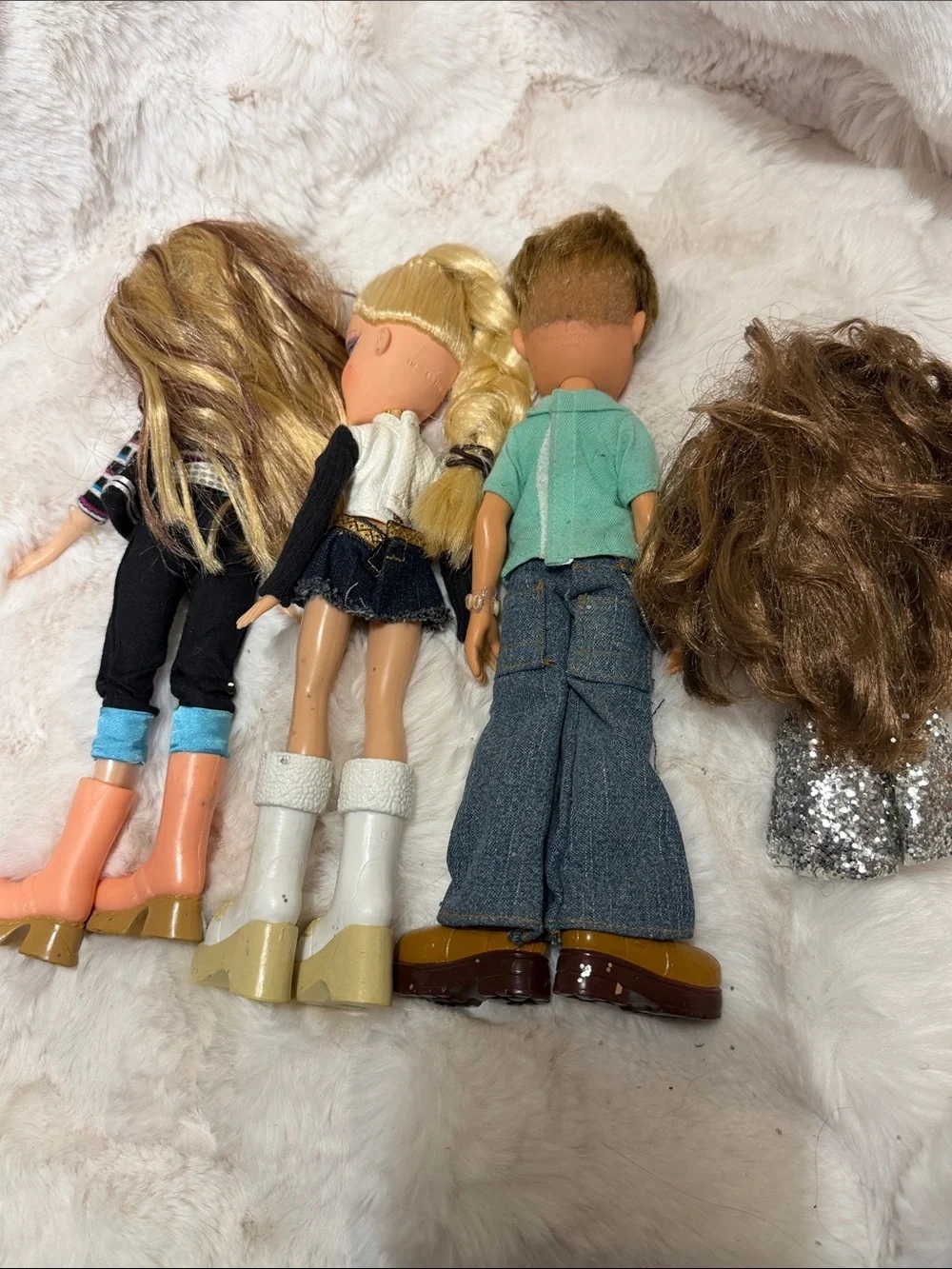 Lot of 4 Bratz Dolls